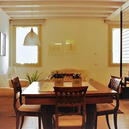La Colonnetta Deluxe Apartament *